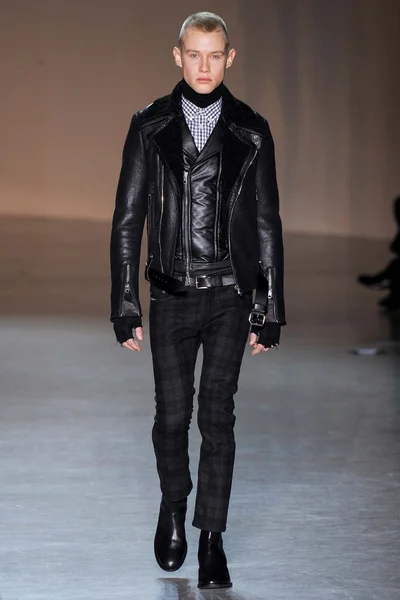 Look 18